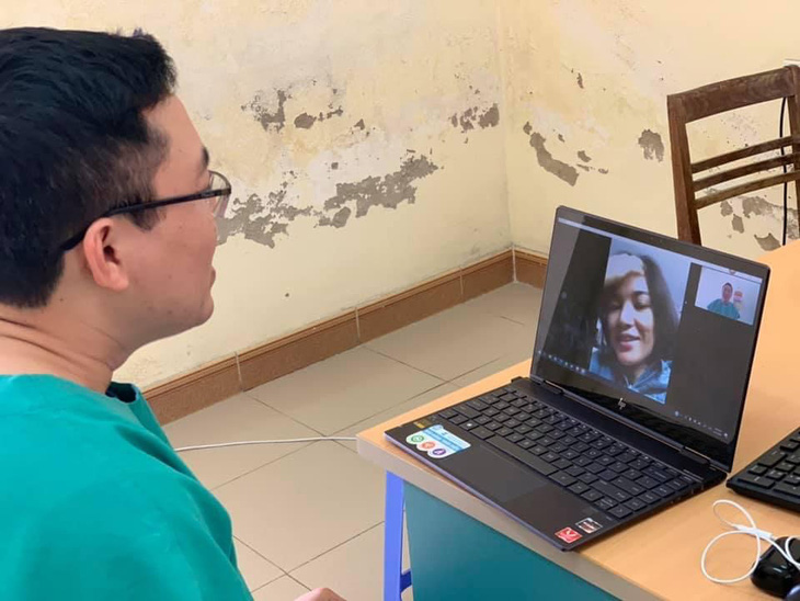 Valentine đặc biệt của y bác sĩ bệnh viện điều trị bệnh nhân COVID-19 tại Quảng Ninh - Ảnh 2.