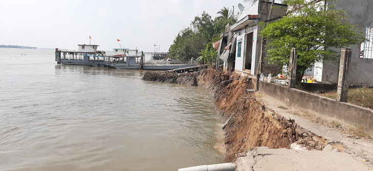 Vụ sạt lở gần bến phà ở Vĩnh Long: ‘Đúng quy định là phải đình chỉ bến phà từ lâu’ - Ảnh 2.