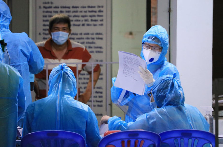 TP.HCM xét nghiệm 40.000 mẫu, kiểm soát chuỗi lây nhiễm ở Tân Sơn Nhất - Ảnh 1.