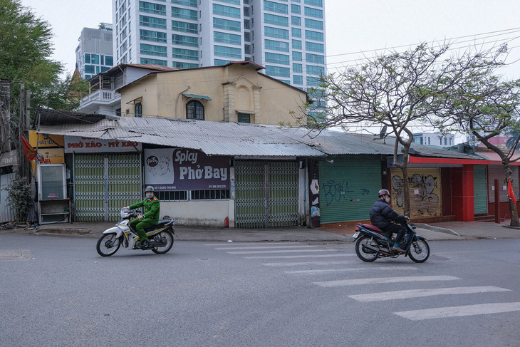 Đề xuất hỗ trợ 1-3 triệu đồng hộ kinh doanh bị tạm dừng do COVID-19 ở Hà Nội - Ảnh 1.