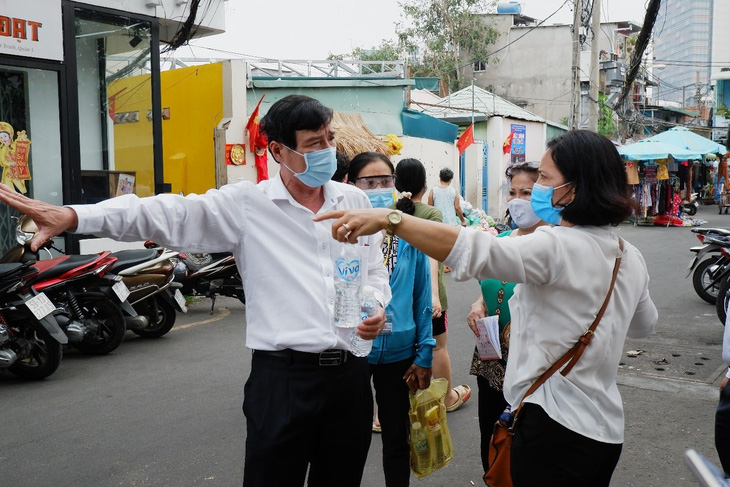 Khu Mả Lạng sau phong tỏa: ‘Hạnh phúc vì góp sức mang lại không khí tết cho bà con’ - Ảnh 2.