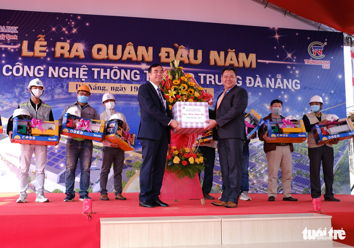 Chủ tịch Đà Nẵng cam kết hỗ trợ nhà đầu tư tối đa - Ảnh 2.