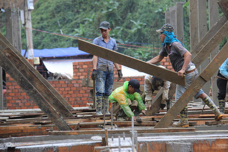 3 ngày nữa bão Dujuan vào Biển Đông, tâm bão giật cấp 10 - Ảnh 1.