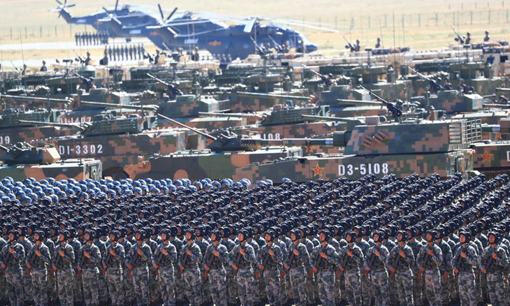 Toàn cầu lao đao, Trung Quốc lại tăng ngân sách quốc phòng - Ảnh 1.