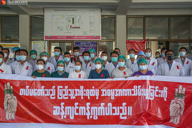 Nhân viên y tế khắp nước Myanmar đình công phản đối quân đội đảo chính - Ảnh 1.