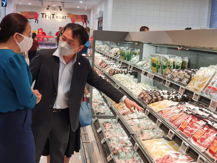 Khai trương siêu thị cao cấp có quầy tính tiền tự động đầu tiên tại Việt Nam - Ảnh 2.