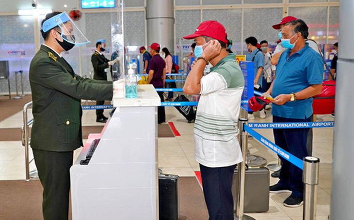 Toàn bộ nhân viên Tân Sơn Nhất và 4 sân bay khác âm tính với COVID-19