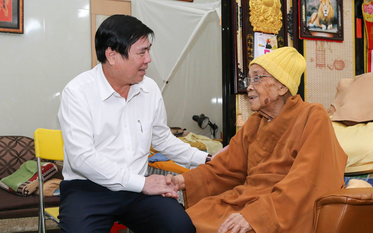 Chủ tịch UBND TP.HCM Nguyễn Thành Phong chúc tết chức sắc tôn giáo