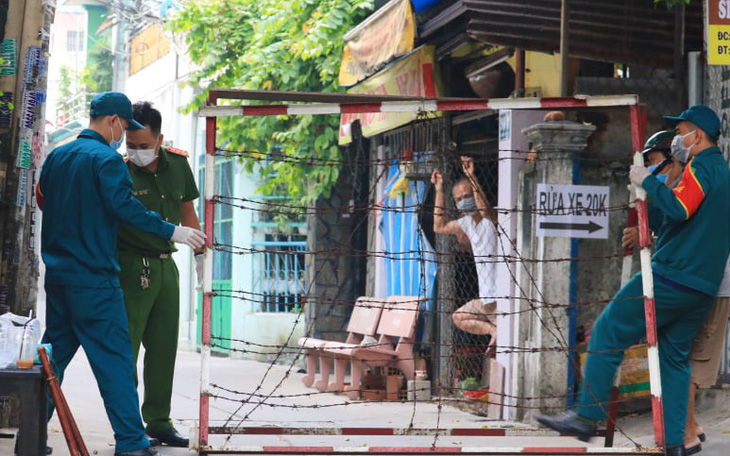 TP.HCM phong tỏa thêm khu nhà trọ số 90, đường Nguyễn Phúc Chu, phường 15, Tân Bình