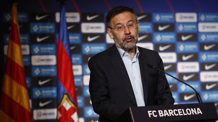 Cựu chủ tịch Barca Bartomeu bị bắt - Ảnh 1.