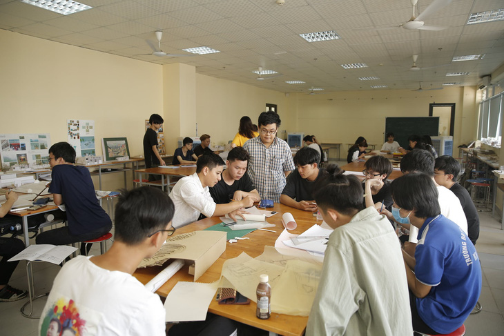 ĐH Kiến trúc Hà Nội giảm học phí cho thí sinh đăng ký vào một số ngành - Ảnh 1.