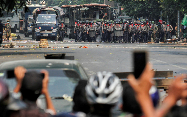 Quân đội Myanmar xác nhận thuê nhà vận động hành lang để giải quyết 