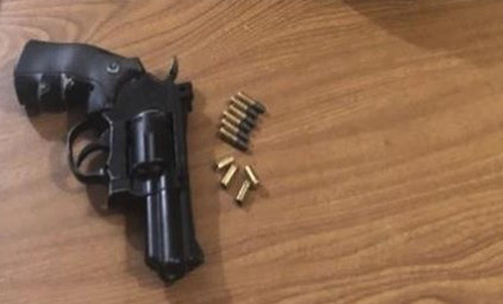 Một đại biểu HĐND tỉnh Bến Tre bị phát hiện tàng trữ súng ngắn - Ảnh 1.