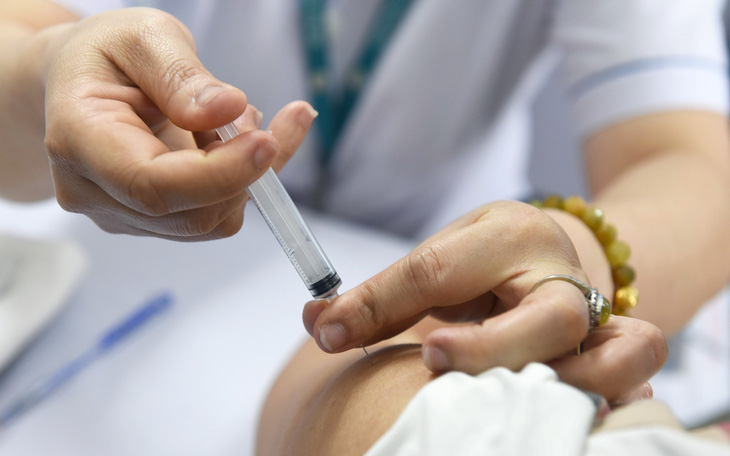 Phản ứng sau tiêm vắc xin ở Việt Nam: Vẫn 