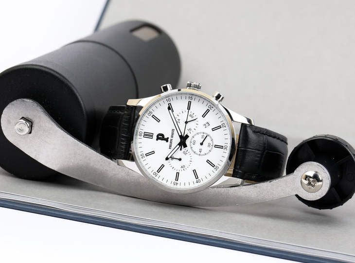 Đồng hồ chính hãng giảm ngay 40% duy nhất hôm nay tại Đăng Quang Watch - Ảnh 1.