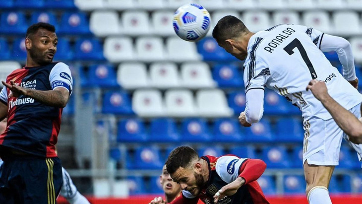 Ronaldo ghi hat-trick trong 22 phút giúp Juve còn hi vọng vô địch - Ảnh 2.