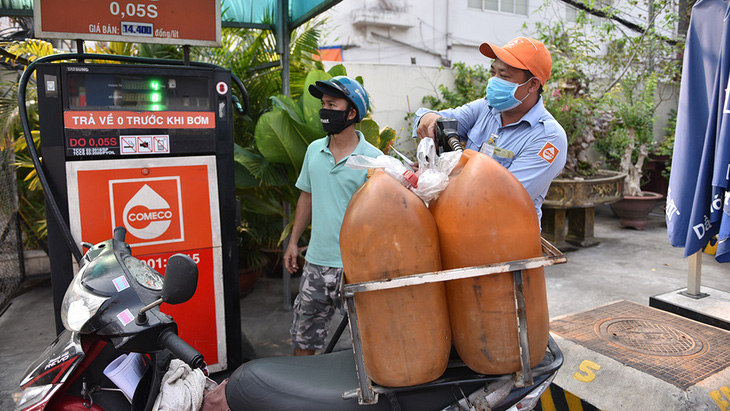 Giá xăng dầu ngày càng đắt, lo vỡ quỹ bình ổn - Ảnh 5.