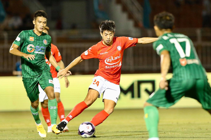 Lee Nguyễn ghi bàn ở phút 90+9, CLB TP.HCM thắng sát nút Sài Gòn - Ảnh 1.