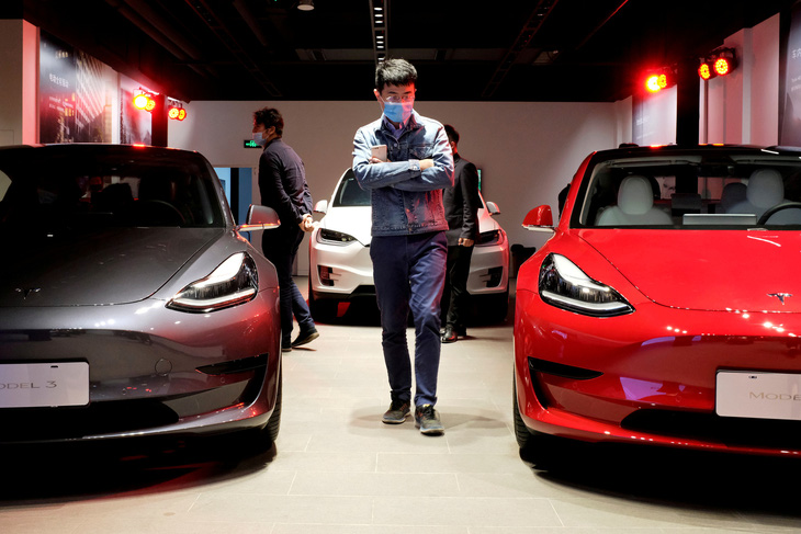 Trung Quốc cấm xe Tesla trong các khu quân sự - Ảnh 1.
