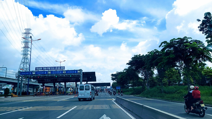 Từ 1-4, chính thức thu phí xa lộ Hà Nội, mở nhiều làn xe thu phí tự động - Ảnh 1.