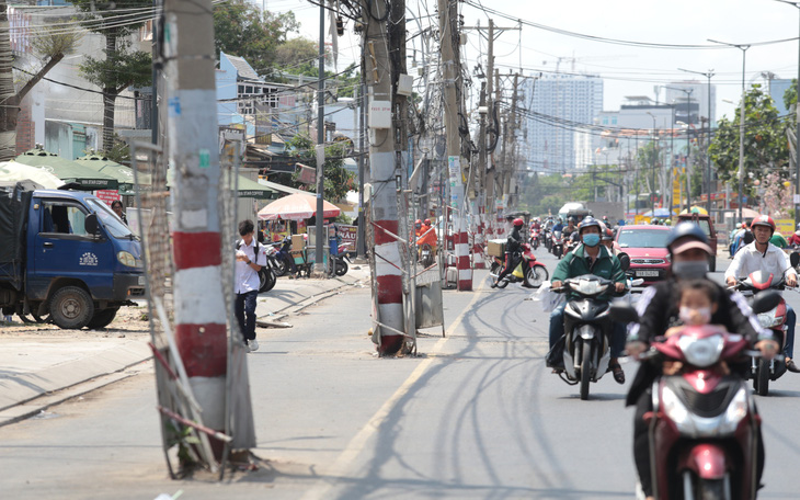 2 hộ dân không cho đặt trạm biến áp, 80 trụ điện 