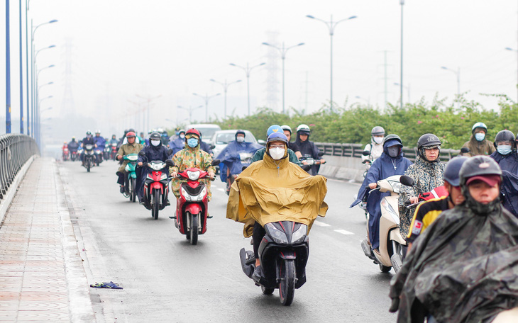 Mưa trái mùa xuất hiện 1/3 diện tích miền Nam, TP.HCM có mưa