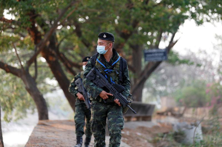 Quân đội Thái Lan bị tố tuồn gạo cho quân đội Myanmar - Ảnh 1.