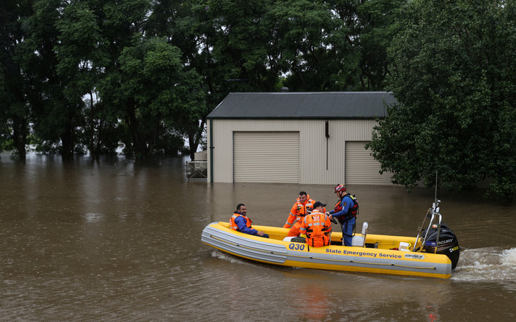 Lũ lụt lịch sử, Úc phải sơ tán khoảng 18.000 người