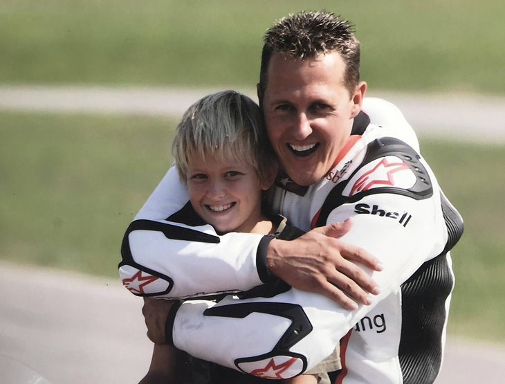 Mick Schumacher trên con đường của cha - Ảnh 2.