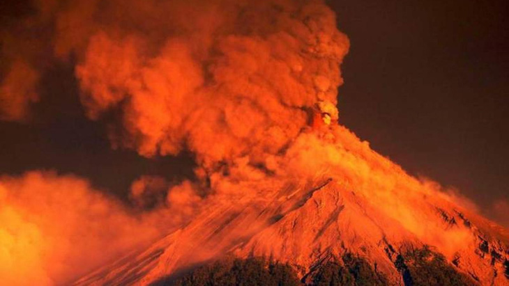 Phát hành trái phiếu thiên tai đầu tiên ứng phó với rủi ro từ núi lửa - Ảnh 1.