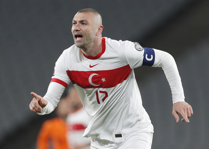 Yilmaz lập hat-trick, Thổ Nhĩ Kỳ lại ‘làm gỏi’ Hà Lan - Ảnh 1.