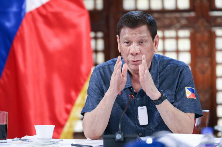 Ông Duterte nói với đại sứ Trung Quốc: Tàu nhiều vậy, nước nào cũng phải lo - Ảnh 1.