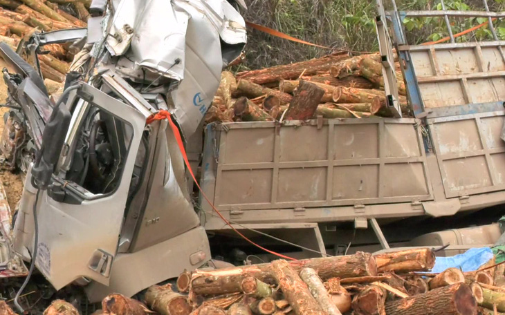 Khởi tố vụ án xe chở gỗ bị tai nạn làm 7 người chết ở Thanh Hóa