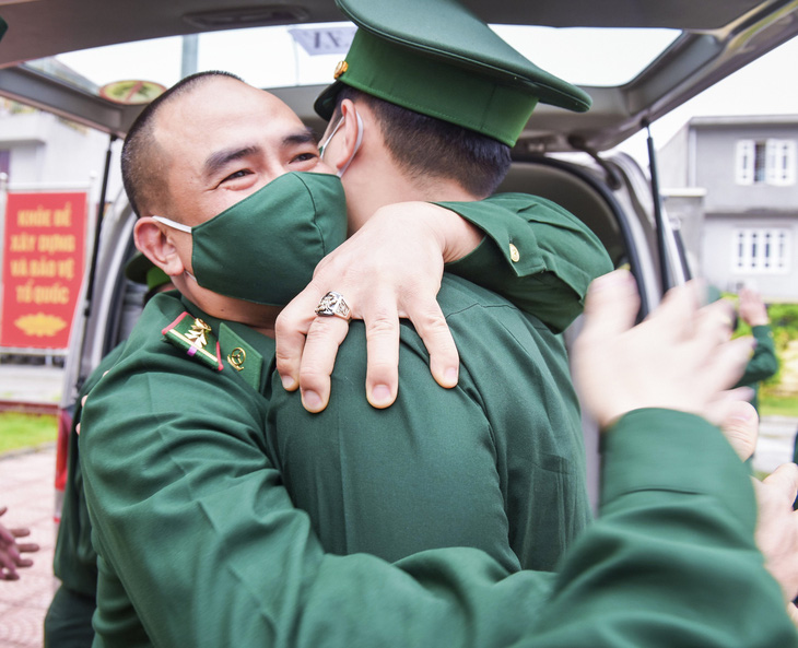 70 chiến sĩ Biên phòng Hải Phòng lên đường chi viện biên giới Tây Nam chống COVID-19 - Ảnh 3.