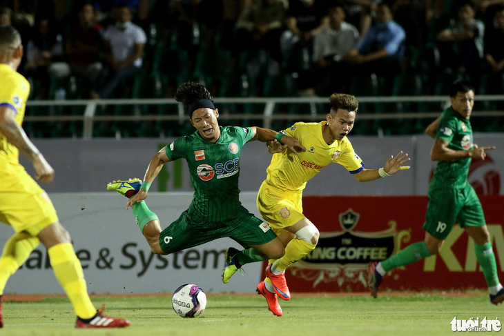 CLB Nam Định lần đầu thắng sân khách sau 2 năm - Ảnh 2.