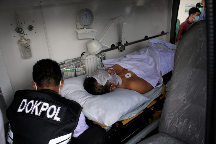 Indonesia bắt hàng chục tay súng Hồi giáo sau vụ đánh bom liều chết ở nhà thờ - Ảnh 2.