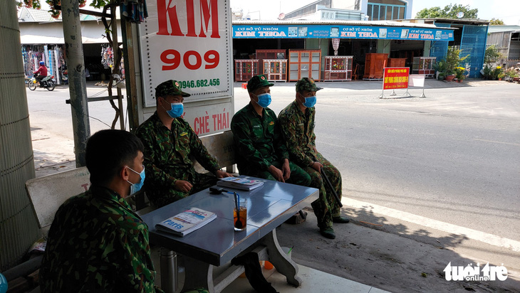 Người lính quân hàm xanh căng mình nơi biên giới Tây Nam cho dân yên giữa đại dịch - Ảnh 4.