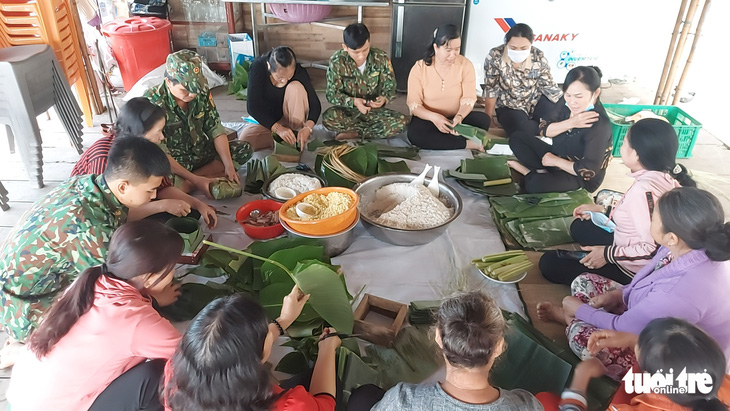 Người lính quân hàm xanh căng mình nơi biên giới Tây Nam cho dân yên giữa đại dịch - Ảnh 6.