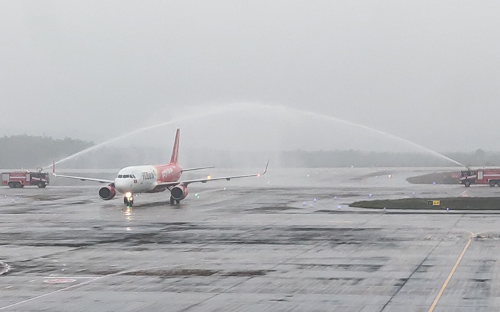 Sân bay Vân Đồn mở cửa trở lại đón chuyến bay Vietjet đầu tiên