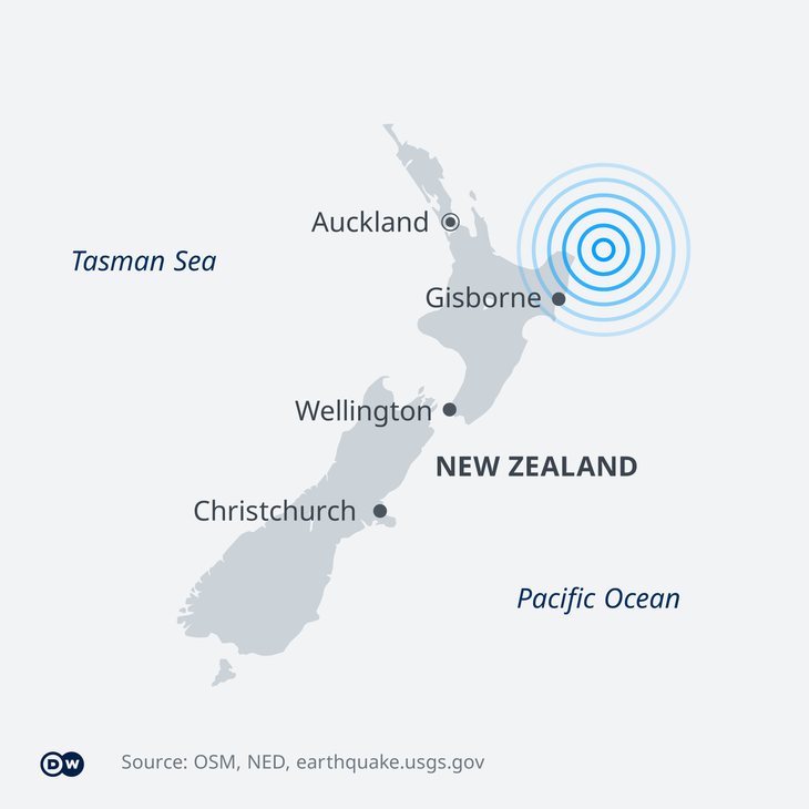 New Zealand phát 3 cảnh báo sóng thần, kêu gọi dân sơ tán sau động đất 8 độ Richter - Ảnh 2.