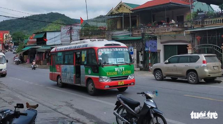 Điều xe buýt ‘giải cứu’ khách vì xe khách đồng loạt bãi bến - Ảnh 1.