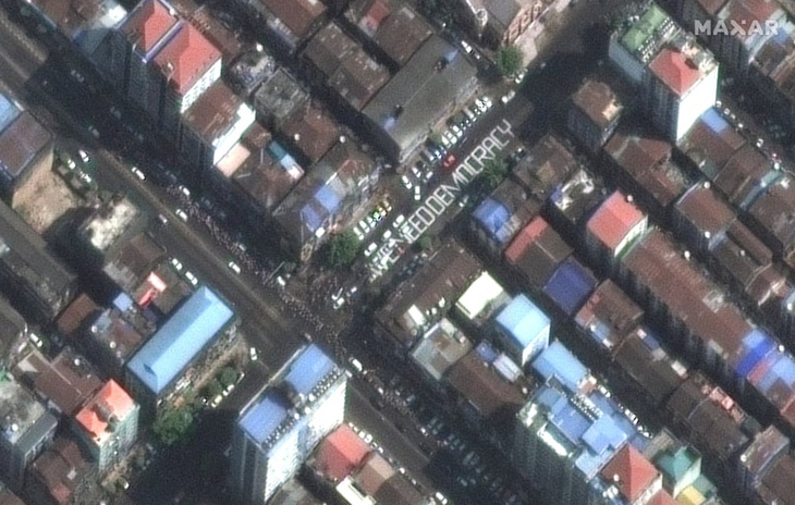 Biểu tình phản đối đảo chính ở Myanmar nhìn từ ảnh vệ tinh - Ảnh 11.
