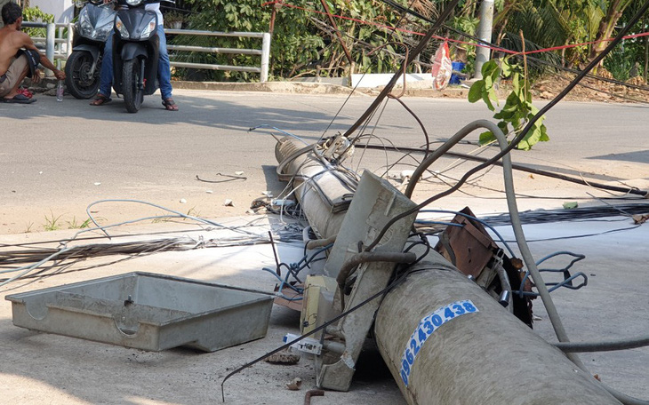 Xe ben quên hạ thùng, cuốn dây 