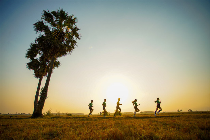 Đại sứ giải chạy BaDen Mountain Marathon 2021: Bông hồng thép sa mạc Thanh Vũ - Ảnh 3.