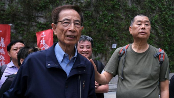 Tỉ phú truyền thông Jimmy Lai và luật sư Martin Lee bị kết tội - Ảnh 1.