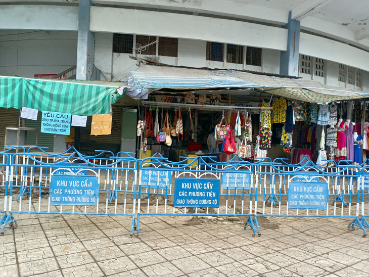 Lùi thời điểm đóng cửa chợ Đầm cũ Nha Trang đến 18-4 - Ảnh 2.
