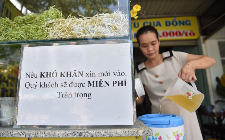 Quán bún riêu của mẹ bầu: 