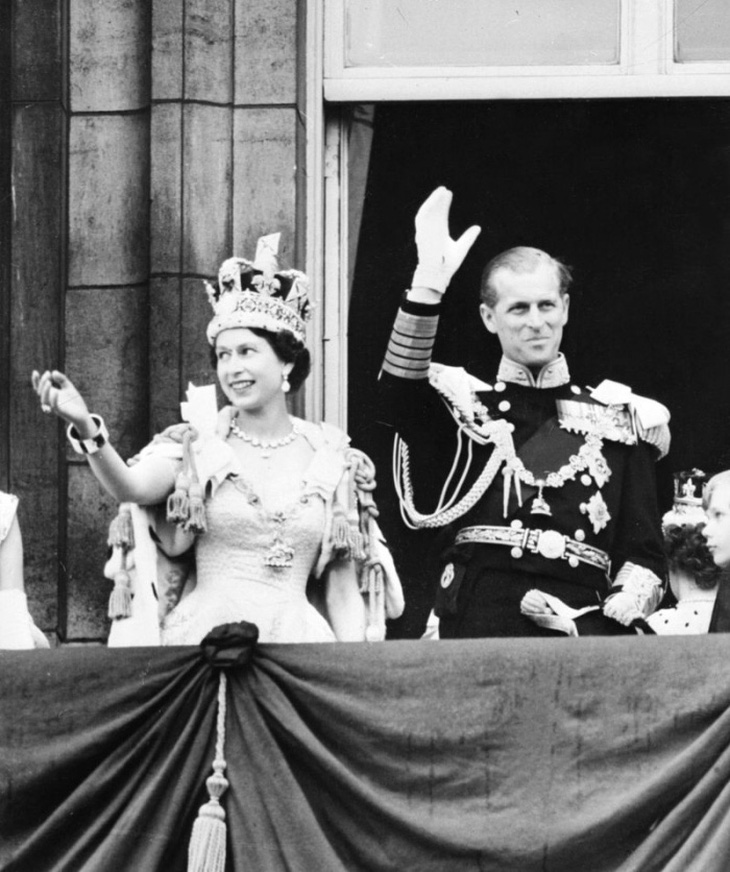 Hoàng thân Philip có bị khắc họa sai lệch trong phim nổi tiếng The Crown? - Ảnh 4.
