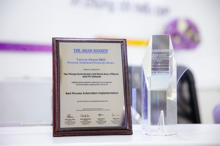 TPBank giành danh hiệu Ngân hàng số xuất sắc nhất Việt Nam - Ảnh 2.