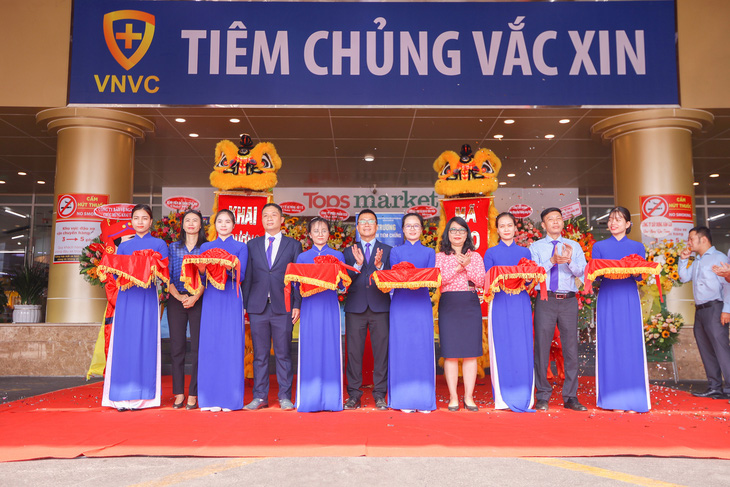 Khai trương trung tâm tiêm chủng thứ 50 - VNVC Tân Phú - Ảnh 1.